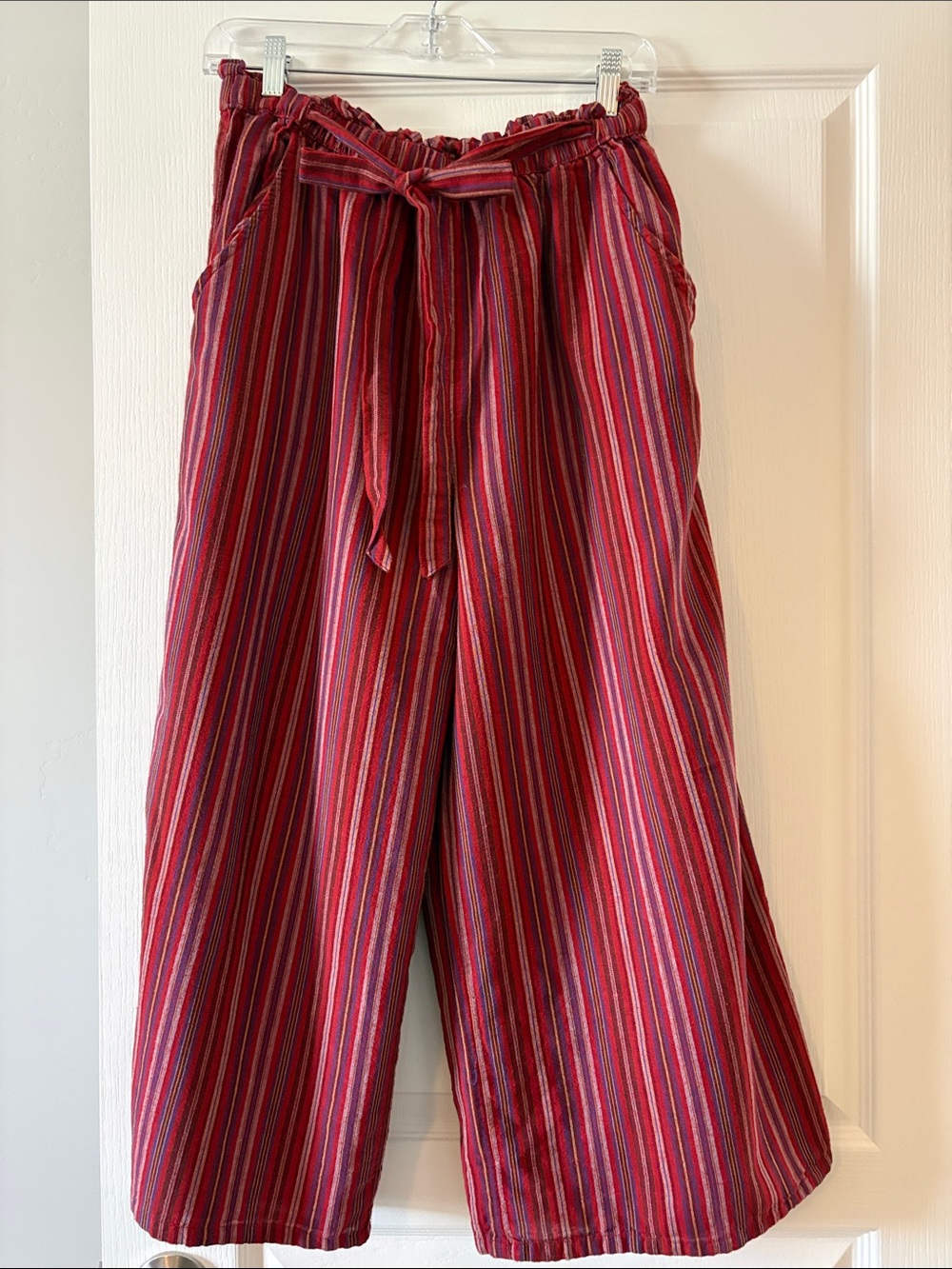 American Eagle Outfitters Red Striped Cropped Wide-Leg Pants